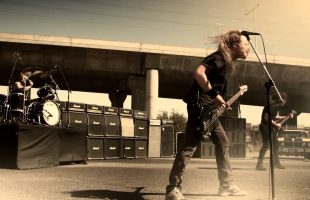 Airbourne – Live It Up